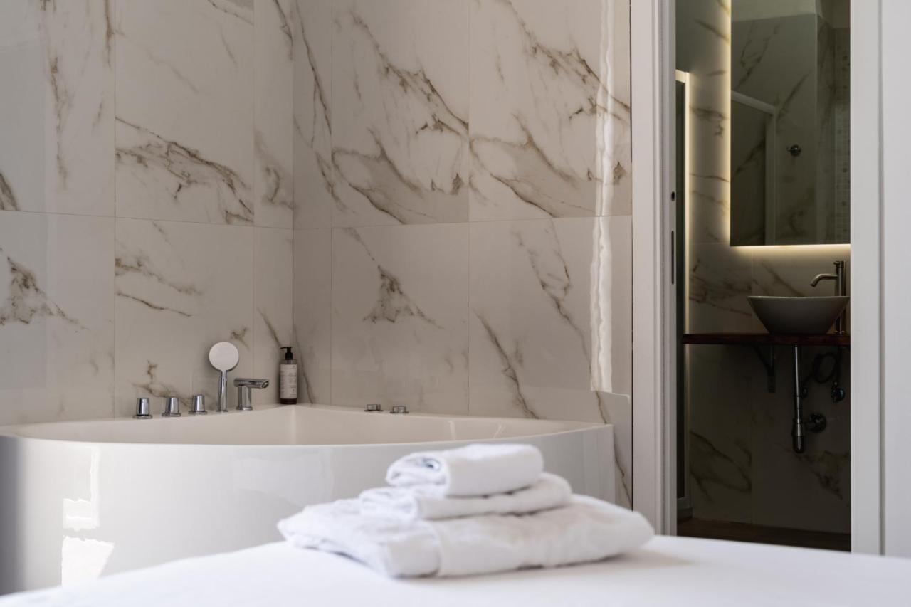 La Bella Vita Luxury Apartament And Travel Solution Napoli Eksteriør billede