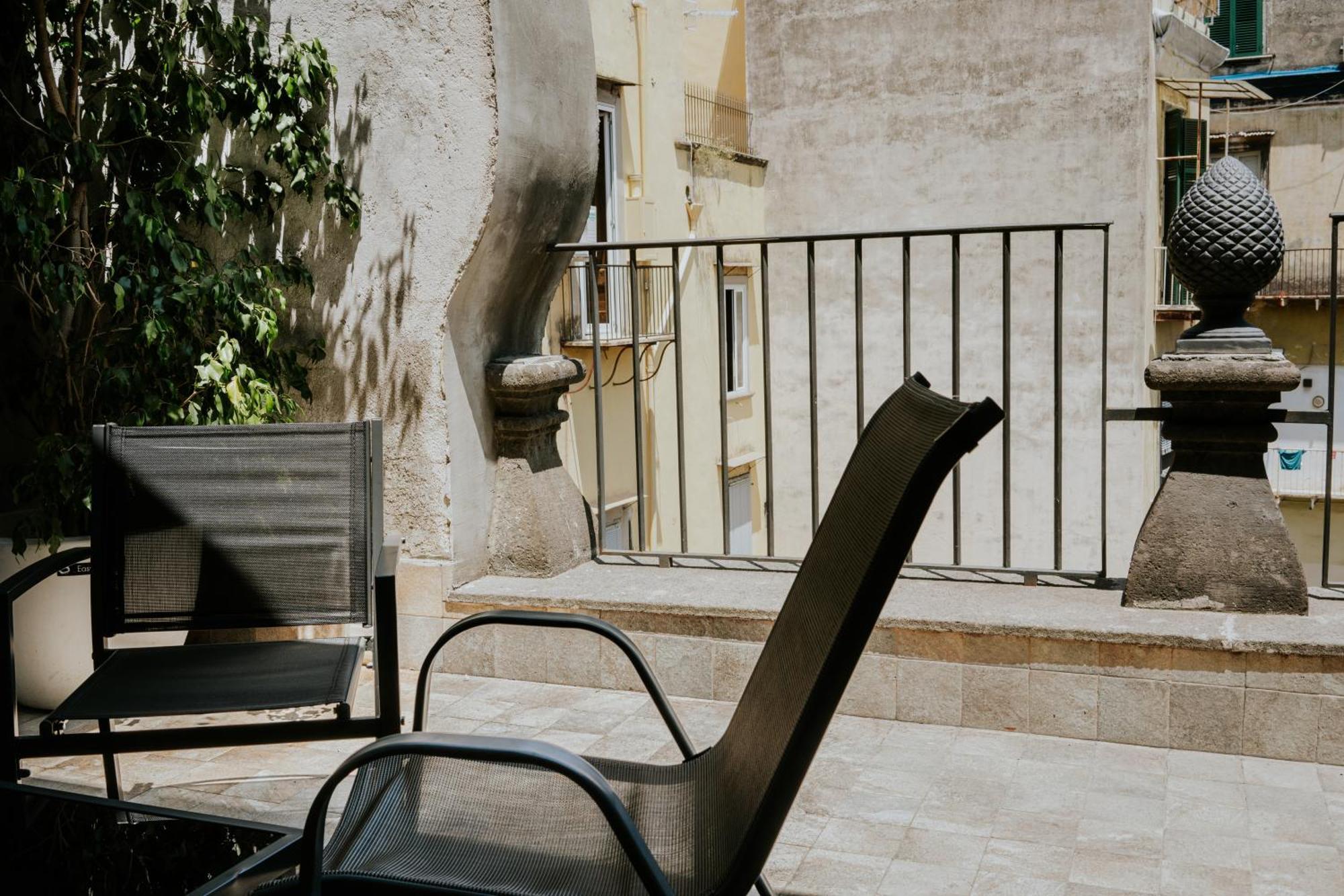 La Bella Vita Luxury Apartament And Travel Solution Napoli Eksteriør billede